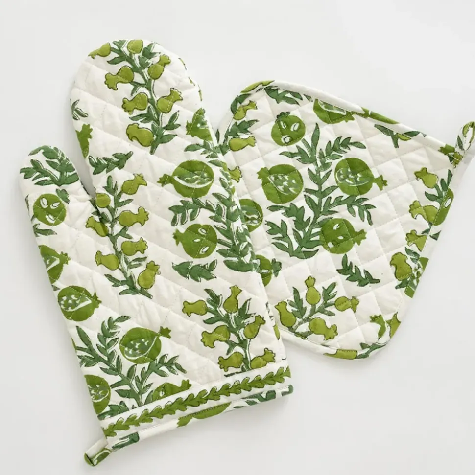 Pom Bells Green Oven Mitt Set